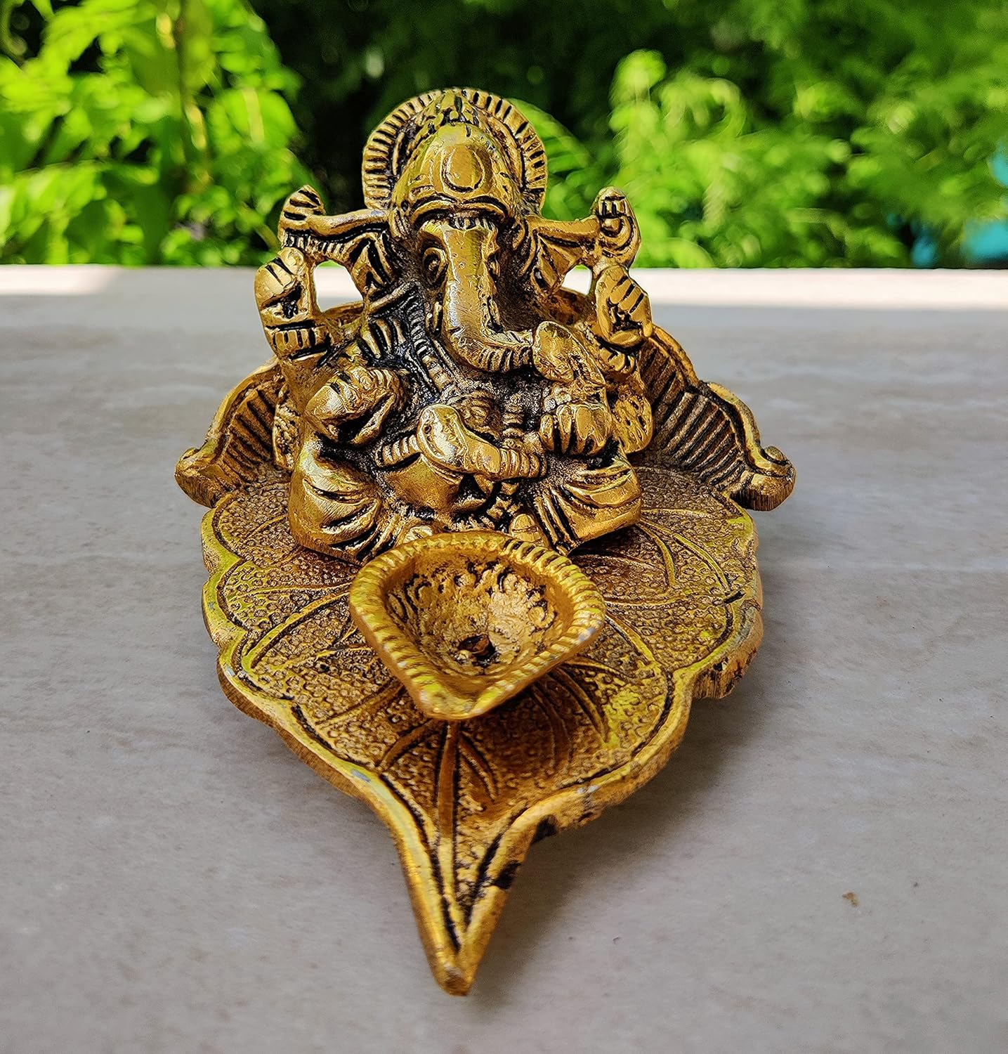 Wonder Care | Ganesha Statue Sculpted in Great Detail in Ivory Antique Finish - Ganesh Idol for Car | Home Decor | Mandir | Gift | Hindu God Idol